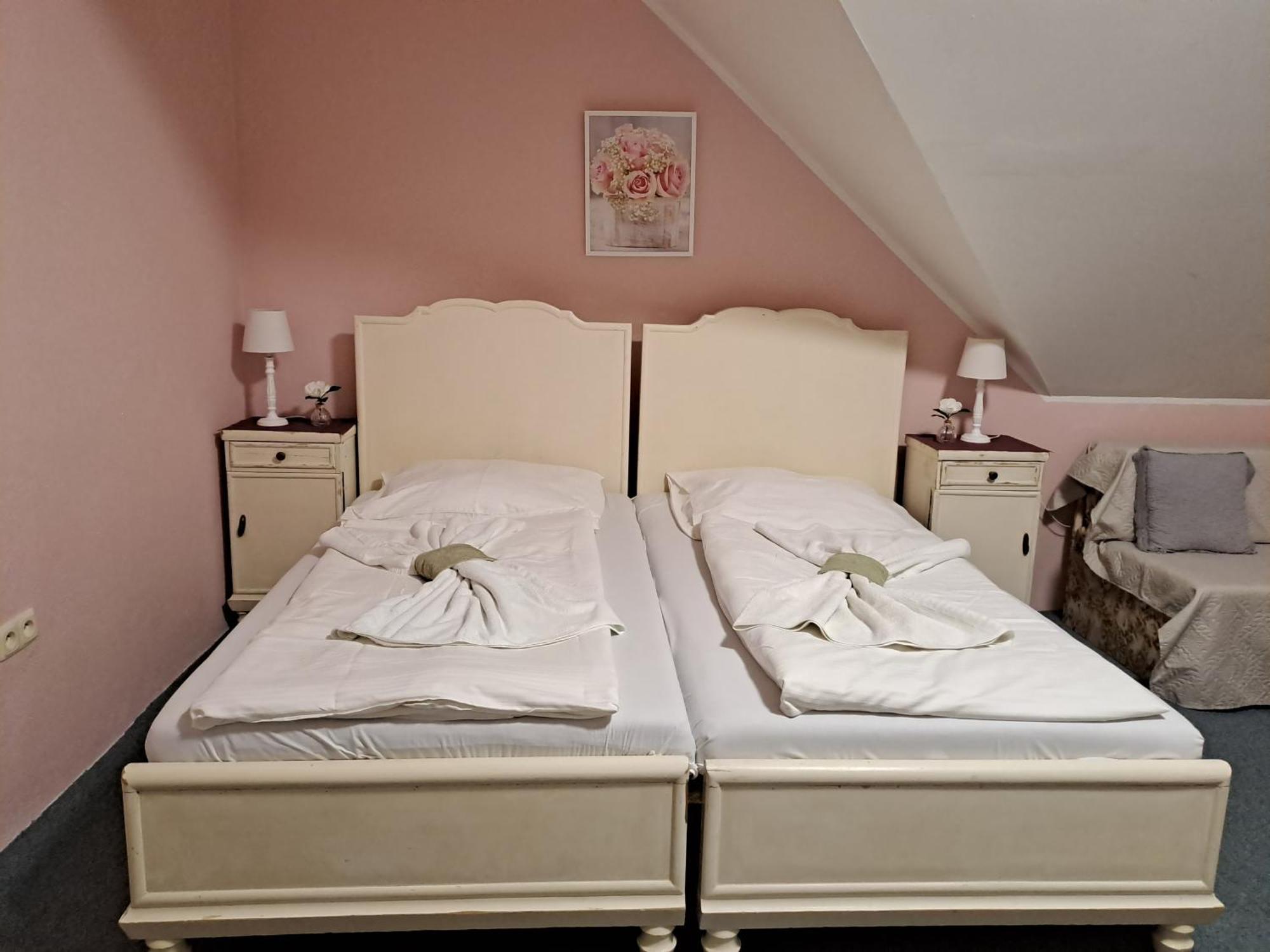 Hotel Kamenny Vrch Chomutov Habitación foto