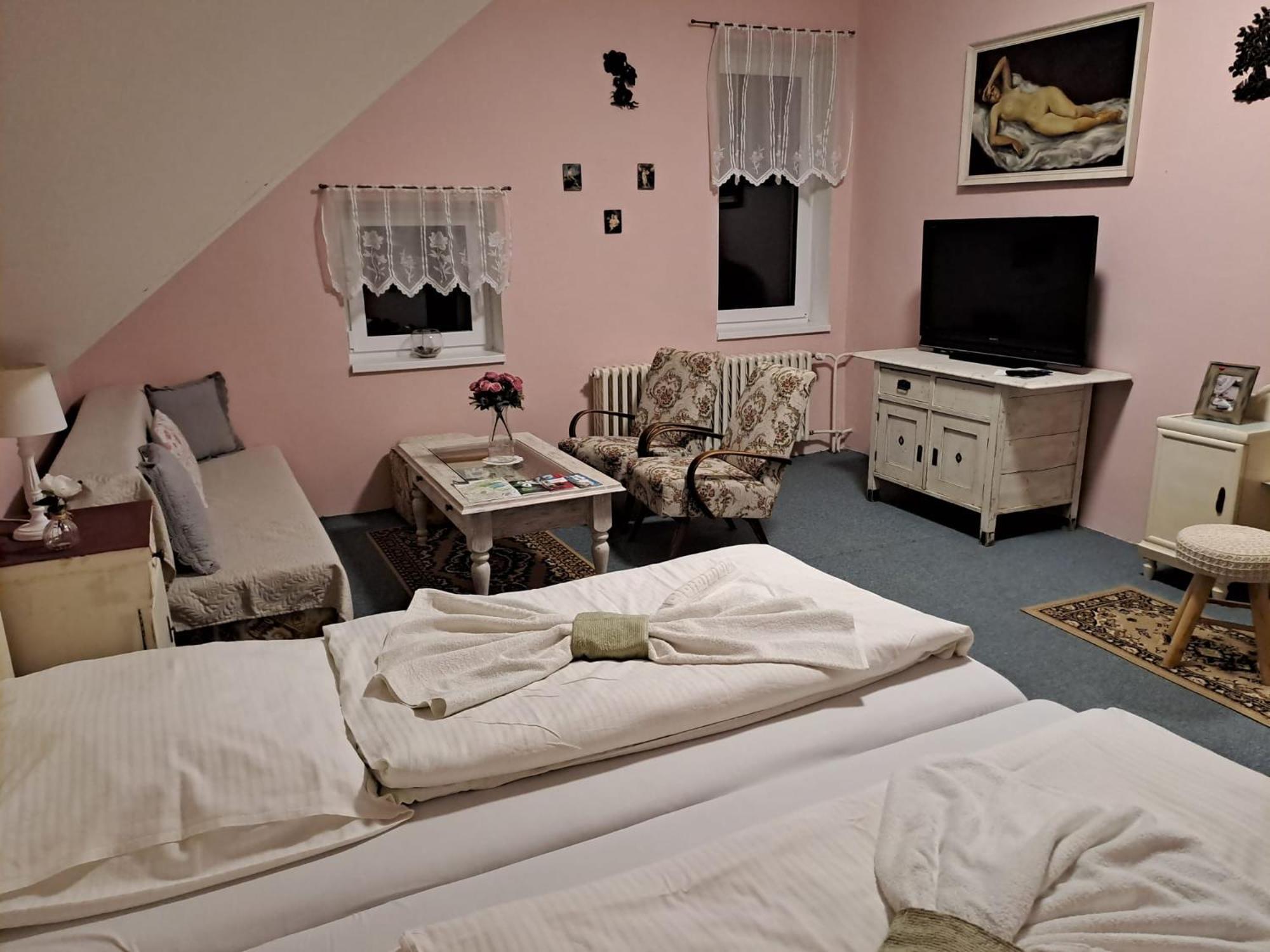 Hotel Kamenny Vrch Chomutov Habitación foto